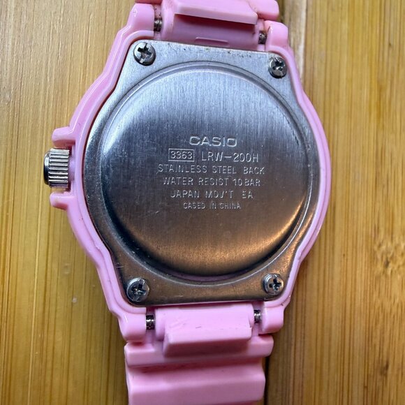 Casio Resin Ladies' Dive Watch 100M Pink LRW-200H, 32mm - Picture 5 of 5